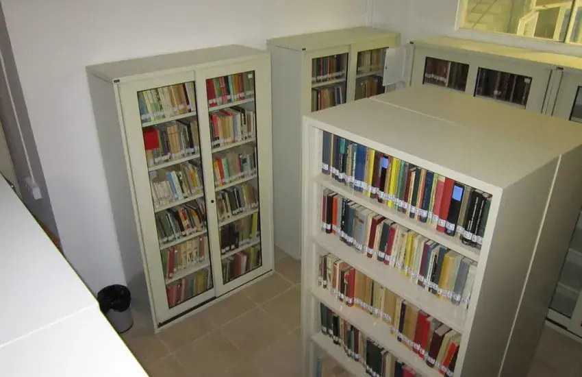 Biblioteca de Matem&aacute;ticas