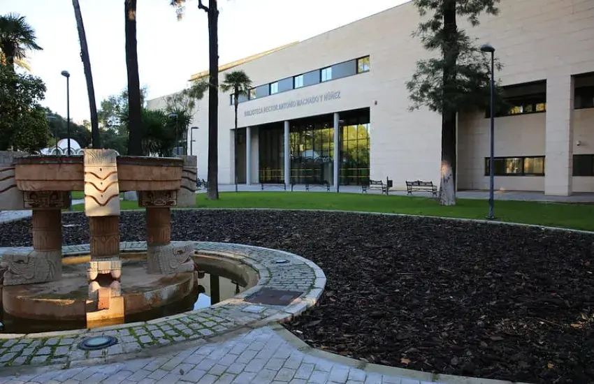 Biblioteca Rector Antonio Machado y N&uacute;&ntilde;ez 